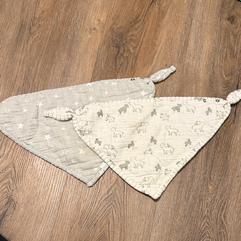Mud Pie Gray and Cream Animal Print Bibs